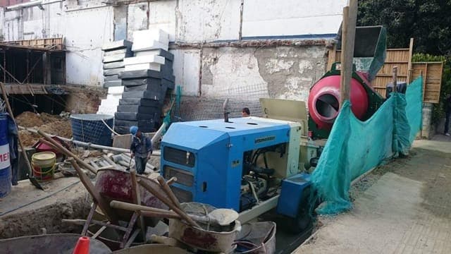 Servicio de maquinaria y bombas 1